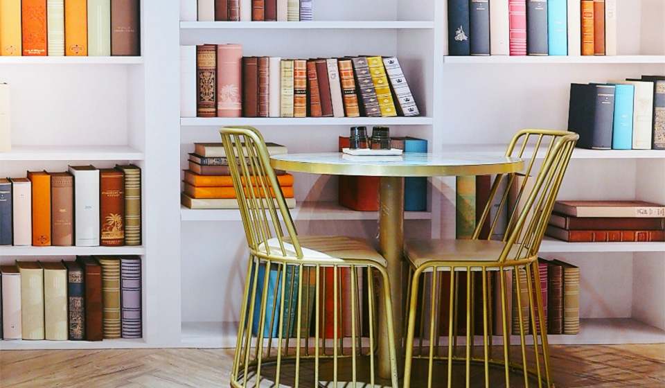 「よむ」教育専門図書室